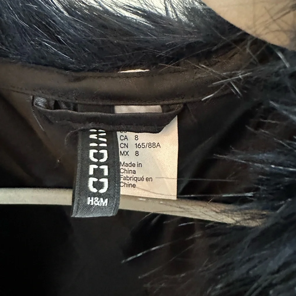 H&M Black Faux Fur Vest - Picture 4 of 4